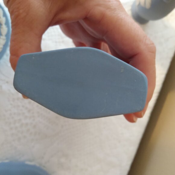 Vase & urn - Picture 10 of 14